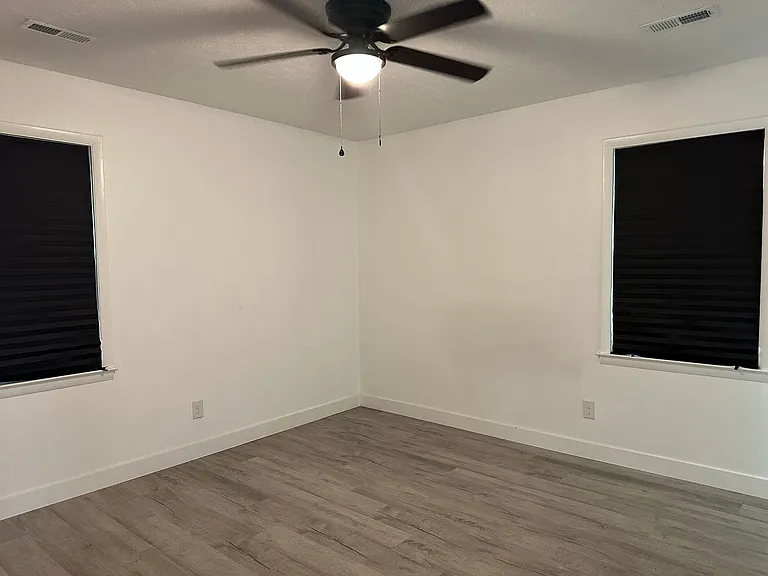 975 Lisa Ave — Photo 13