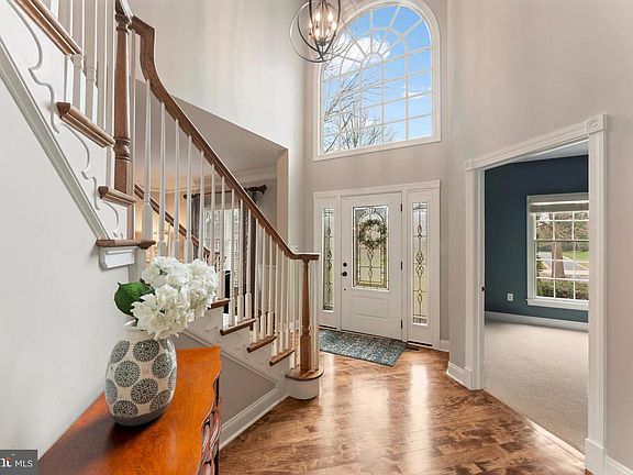 3rd image of 127 Addis Dr