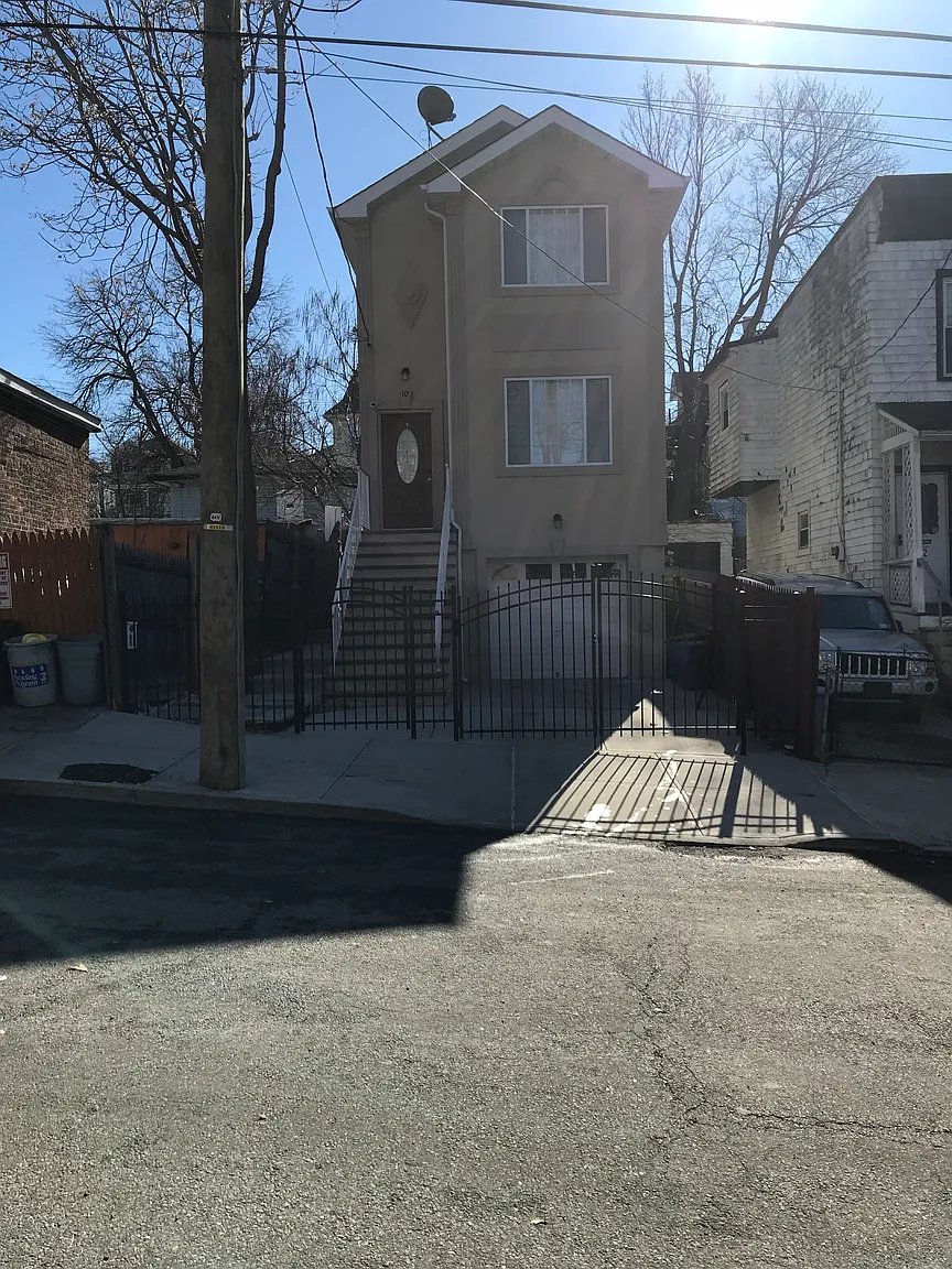 10 Taft Ave photo 1