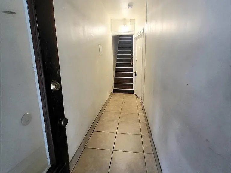 543 N 6th St #2 — Photo 2