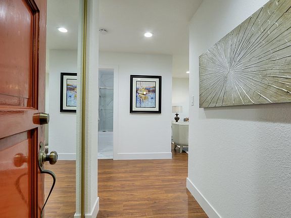 2nd image of 505 Cypress Point Dr Unit 21