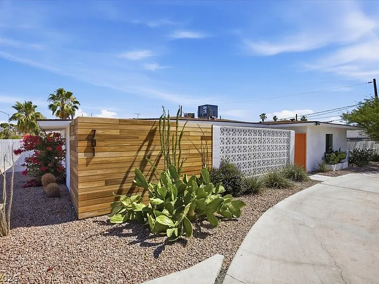 701 Canosa Ave — Photo 2