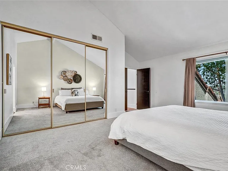 26606 La Roda — Photo 15