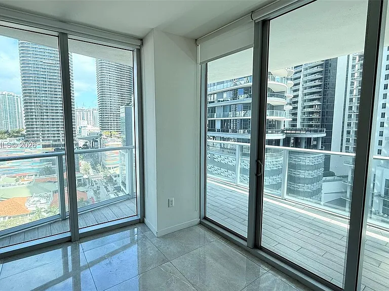1100 S Miami Ave #1710 — Photo 9