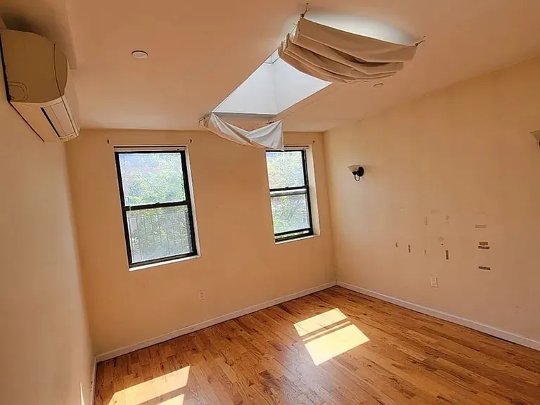 2034 2nd Ave #4B — Photo 15