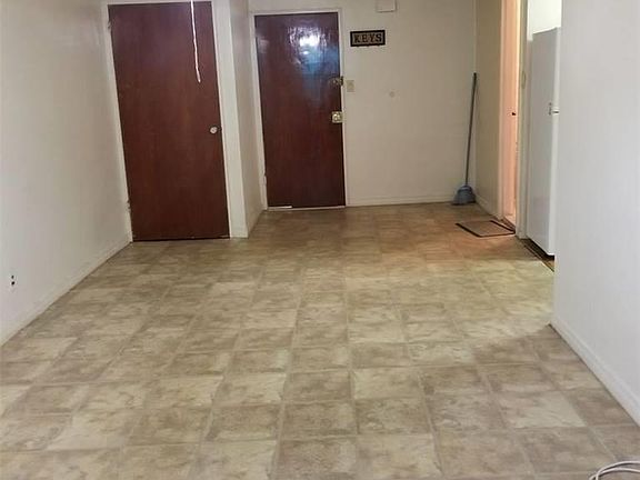 3rd image of 4730 48th St