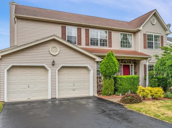 5 Manning Ct, High Bridge Boro, NJ 08829