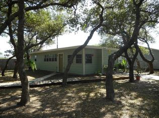 459 Live Oak Ln, Rockport, TX 78382