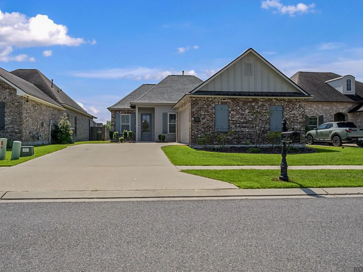 3 bed, 1834 sqft, $2,900 — Photo 3