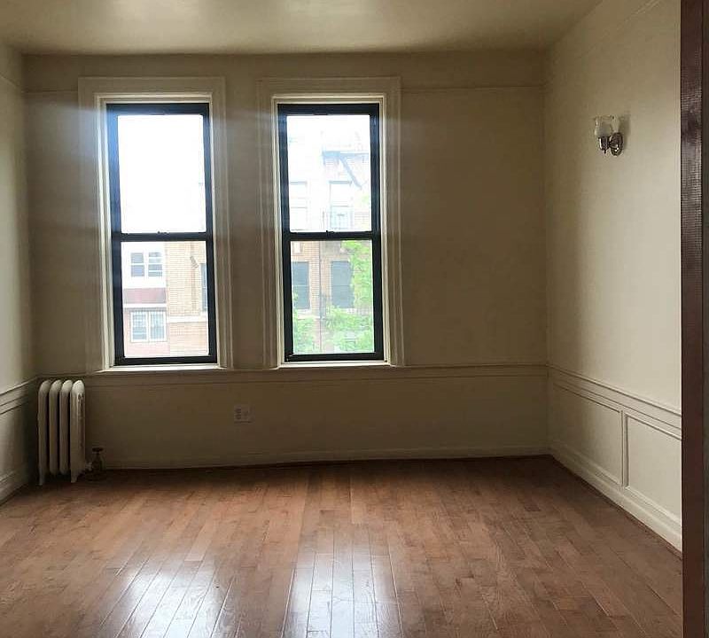 1st image of 1647 Park Pl APT 6A