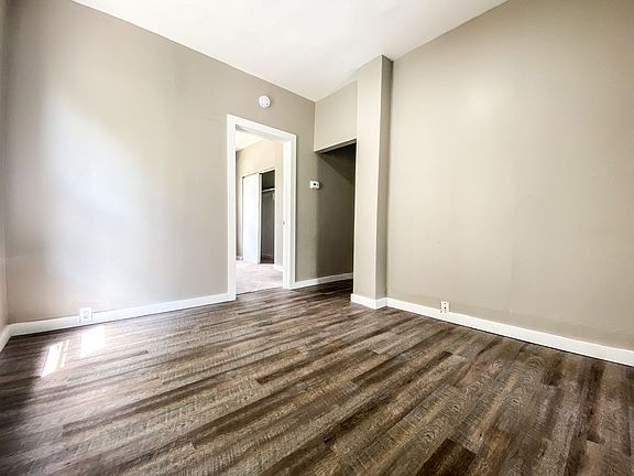 4th image of 923-925 Pleasant St #923