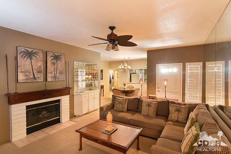 1st image of 702 Vista Lago Cir N