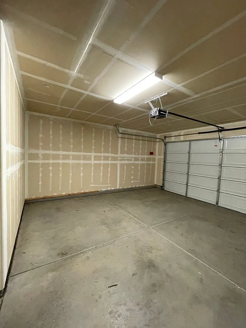 Coming Soon Beautiful 4-Bedroom, 3-Bathroom Home With Solar & 3-Car Garage! — Photo 3