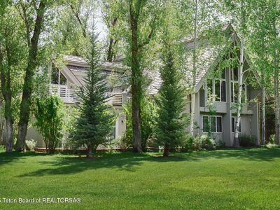 2985 N Alder Wood Ln, Wilson, WY, 83014