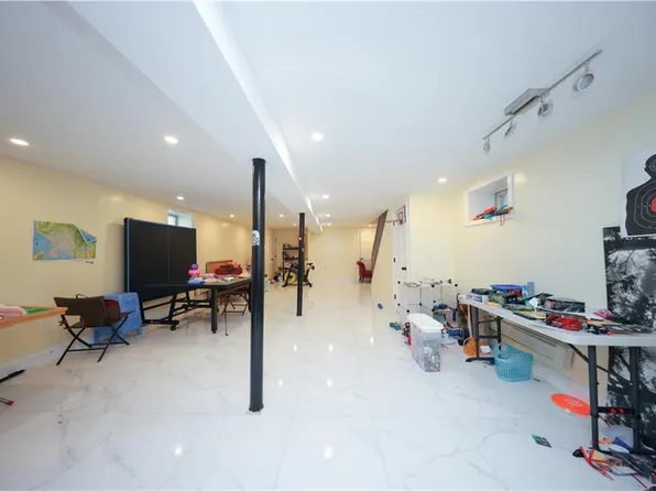 2154 East 23rd Street image 18 of 29