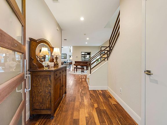 4th image of 510 Birdsall St