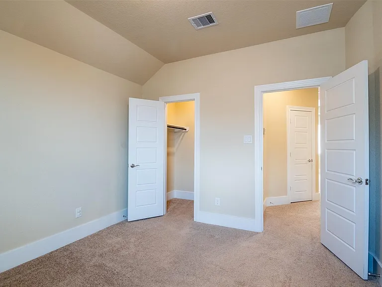 19015 Yellowstone Landing Ct — Photo 37