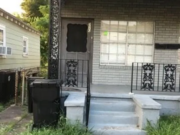 320 Socrates St, New Orleans, LA 70114