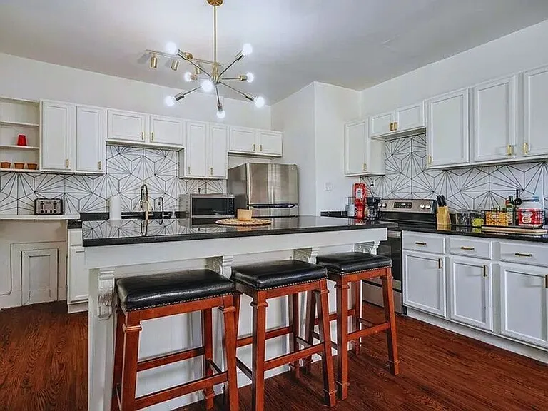 816 Charles Pl — Photo 6