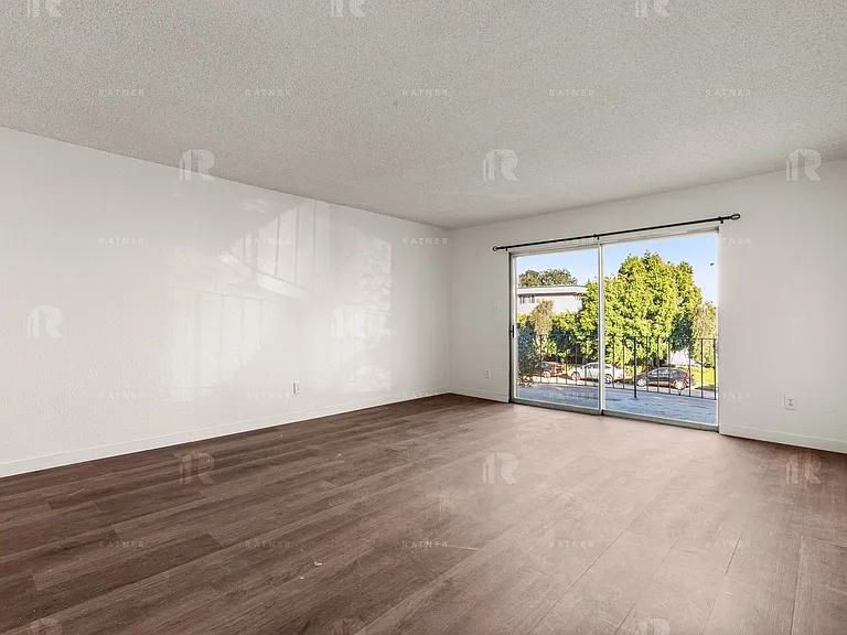 (El/Ti/Yo:B) 5139 White Oak Avenue — Photo 15
