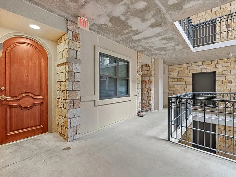 1812 West Ave #200 — Photo 7