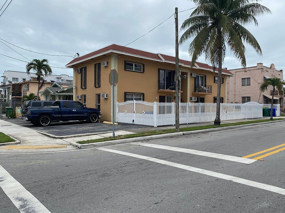 1st image of 443 NW 13th Ave APT 1