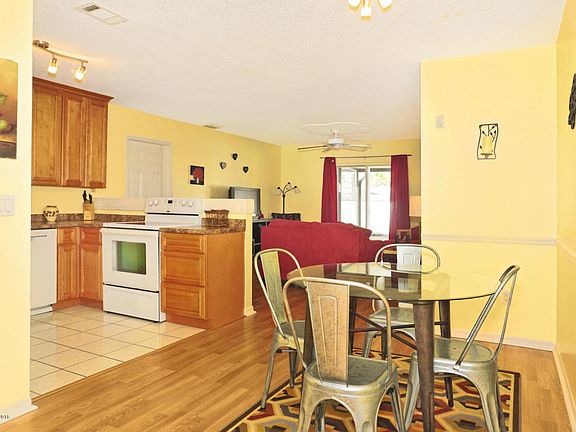 3rd image of 1510 Elder St