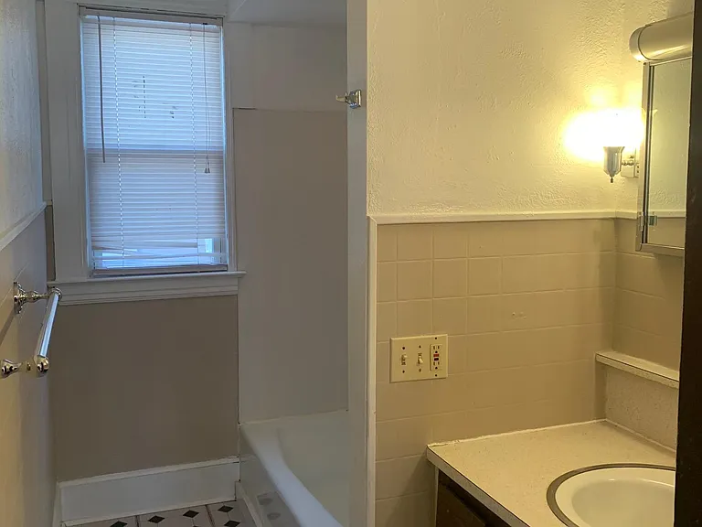 310 Woodruff Ave #2 — Photo 11