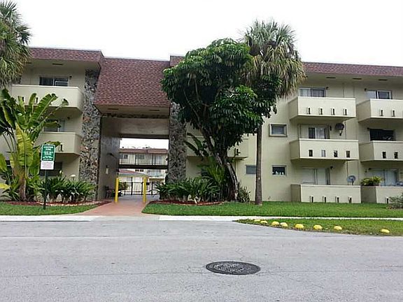 2nd image of 7505 SW 82nd St APT 320
