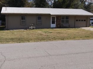 714 N Fulbright Ave, Springfield, MO 65802