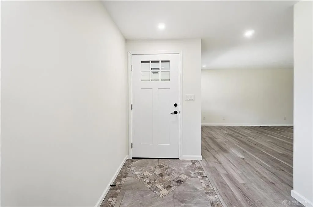 4 bed, 2.0 bath, 1706 sqft, $2,700 — Photo 4
