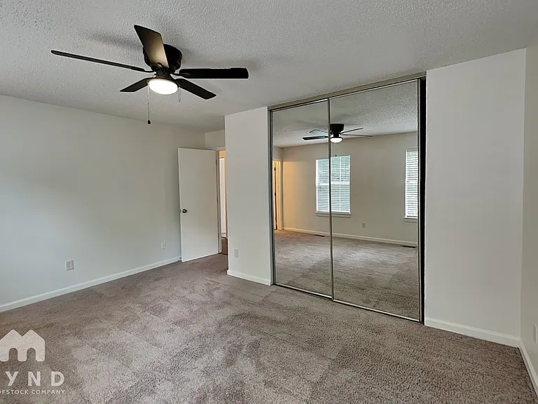 5561 Northcut Dr — Photo 15