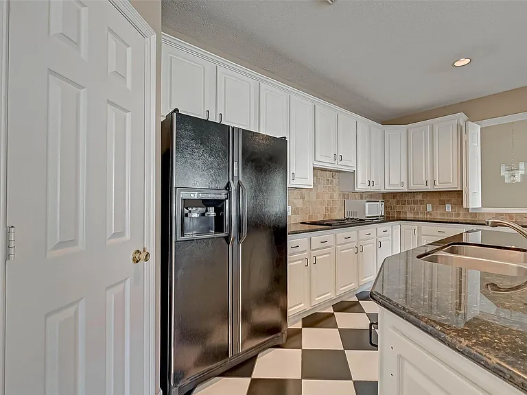 14303 Reissen Ln — Photo 17