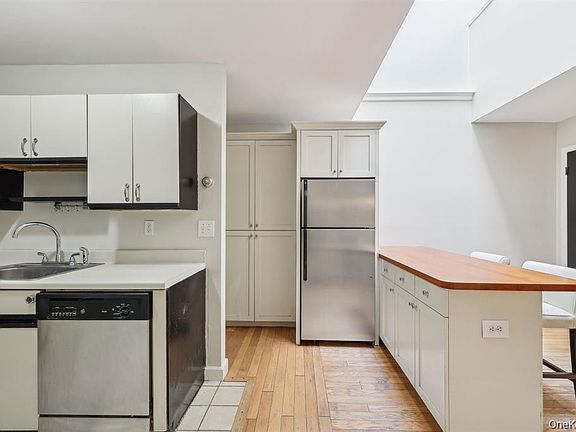 3rd image of 215 Washington Street #19