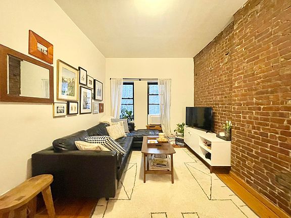 3rd image of 63 W 68th St APT 4A