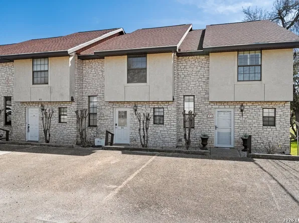 421 Watts #B5, Canyon Lake, TX 78133
