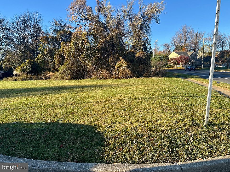 2nd image of 1205/99 N Winands Rd