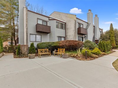 10 Wooleys Lane #B-1, Great Neck, NY, 11023