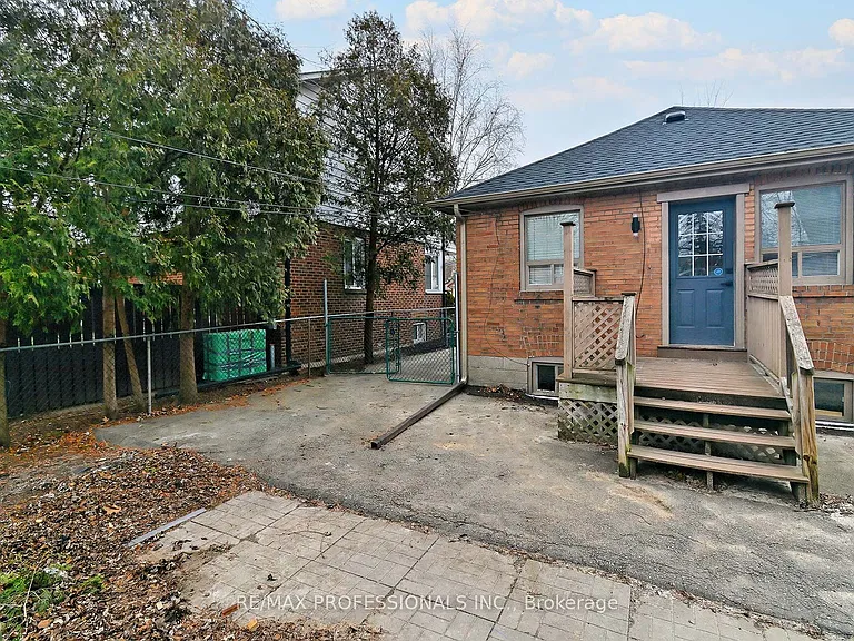 1213 Islington Ave — Photo 14