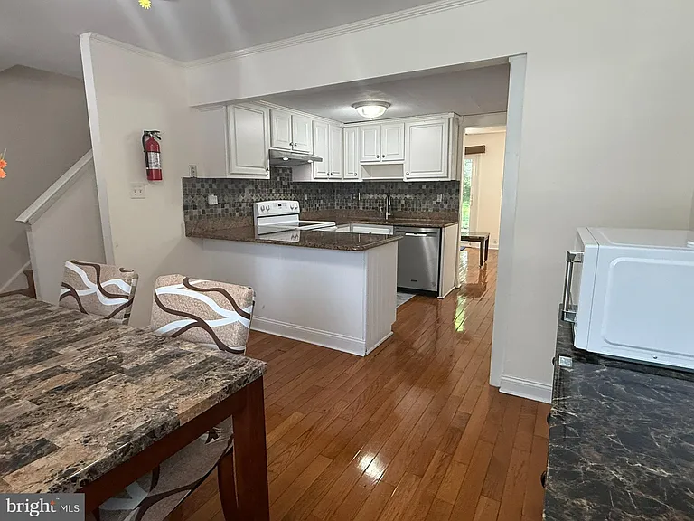 1080 Pendleton Ct — Photo 8