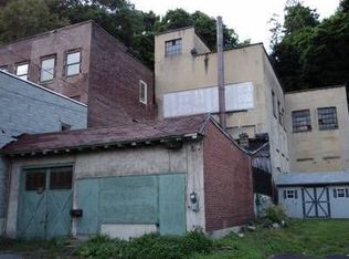 528 W Arch St, Pottsville, PA 17901