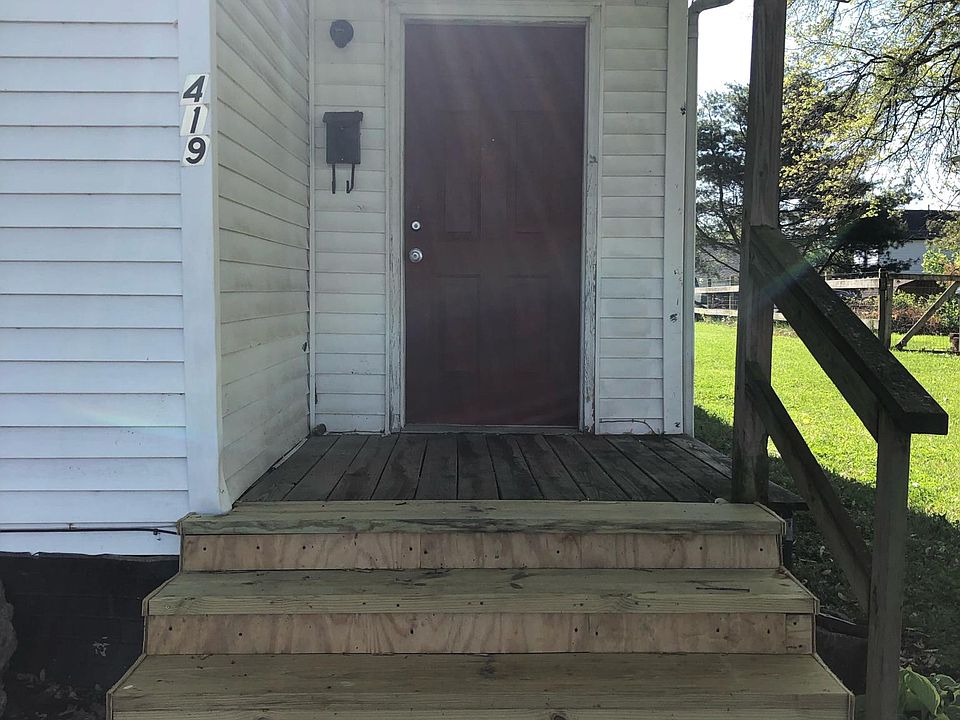 1st image of 419 Laurel St