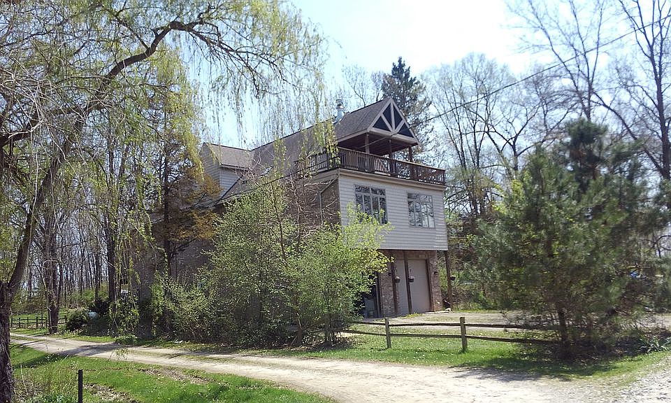 77 Templar Ave, Pinckney, MI 48169 Zillow