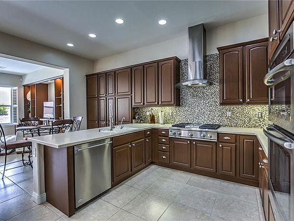 5th image of 233 Muldowney Ln