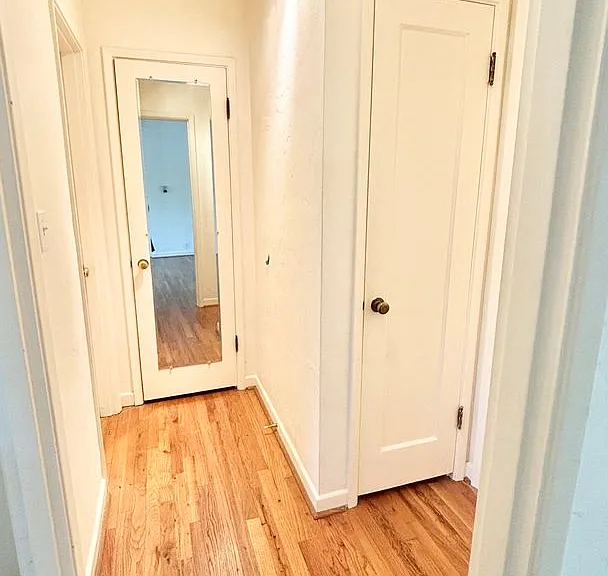 T0131 - Claremont Apartments — Photo 15