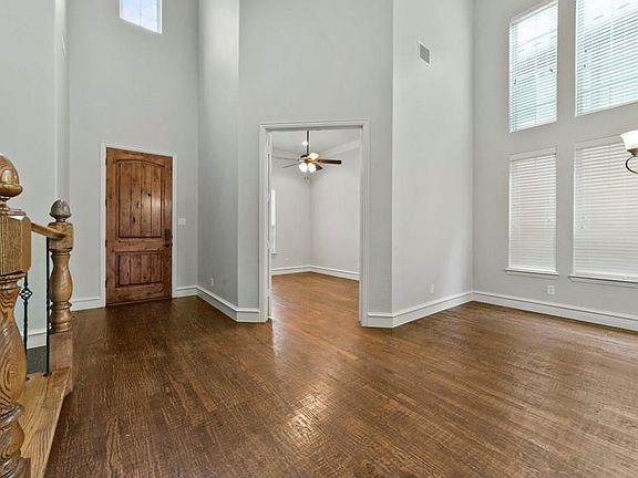 3rd image of 8605 Wakefield Dr