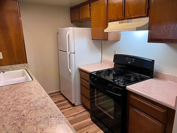 5th image of 1517 Rock Glen Ave #111