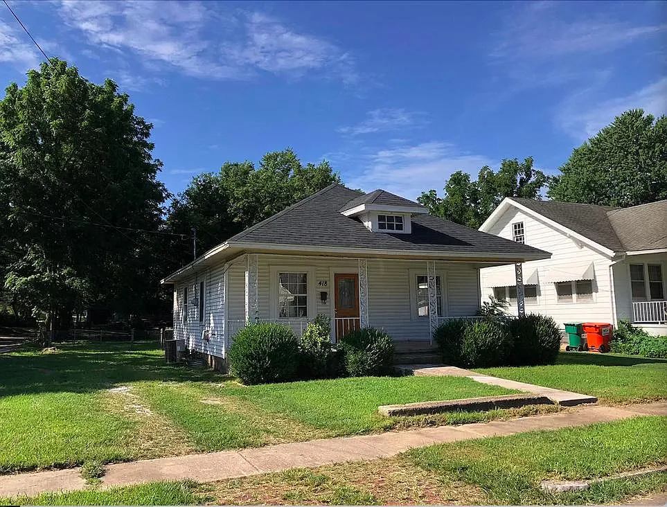 2 bed, 864 sqft, $1,050 — Photo 2