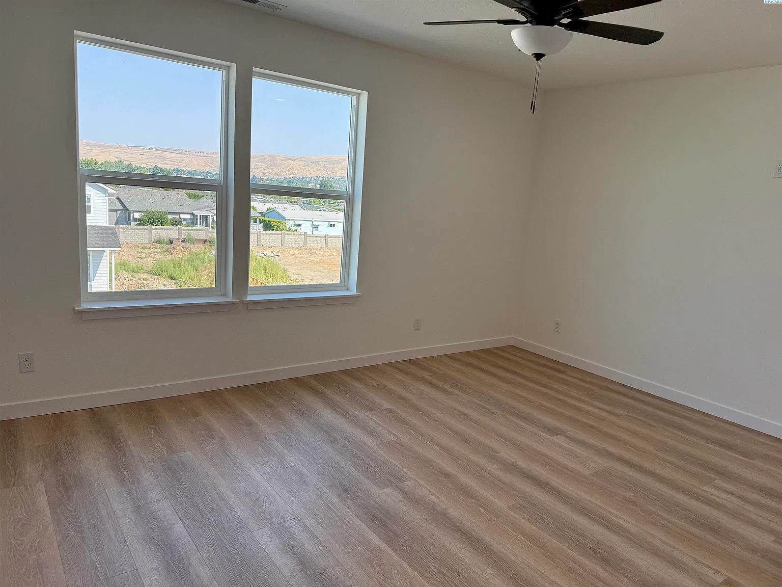 2 bed, 2.5 bath, 1547 sqft, $1,900 — Photo 4