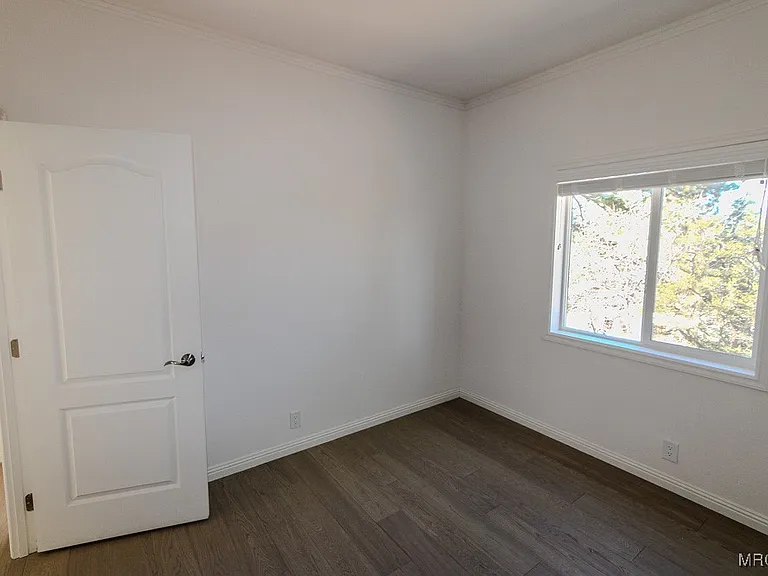 1336 La Crescenta Dr #1 — Photo 28